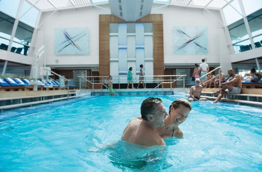 Piscina y Solarium