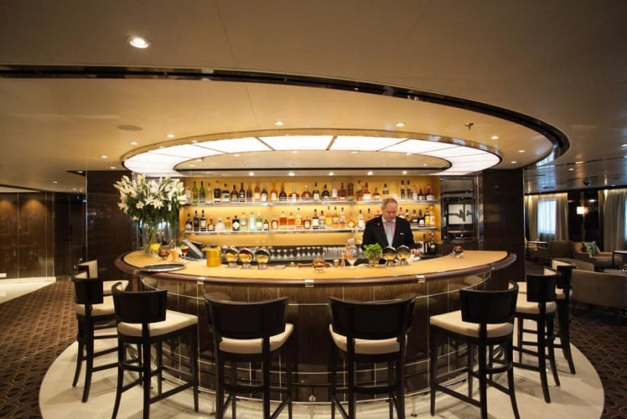 Bar Mixologist Brian Van Flandern